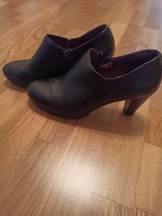 Botines negros t-39 (como 38) 