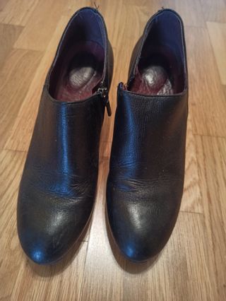Botines negros t-39 (como 38) 