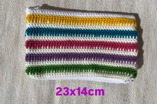 Estuche hecho a mano a ganchillo