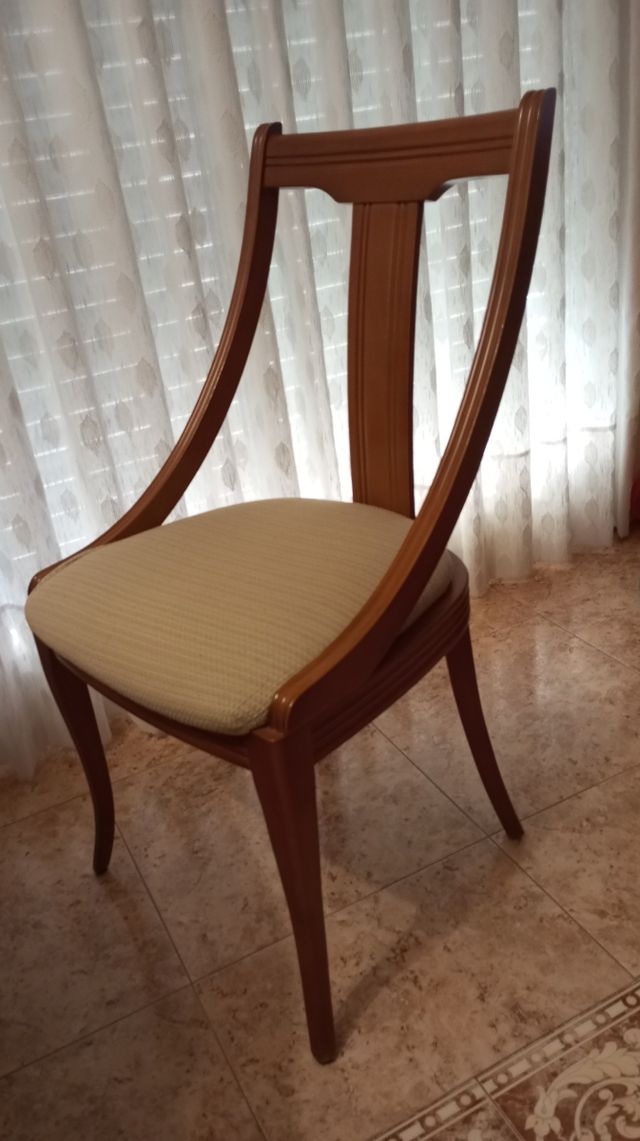Silla de madera