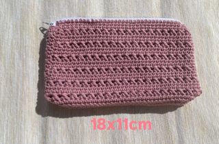 Estuche hecho a mano en ganchillo