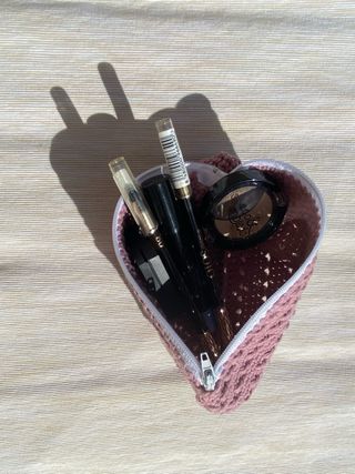 Estuche hecho a mano en ganchillo