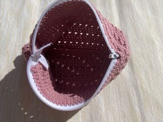 Estuche hecho a mano en ganchillo