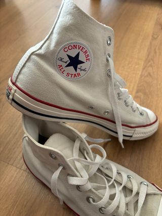 Converse blancas altas  