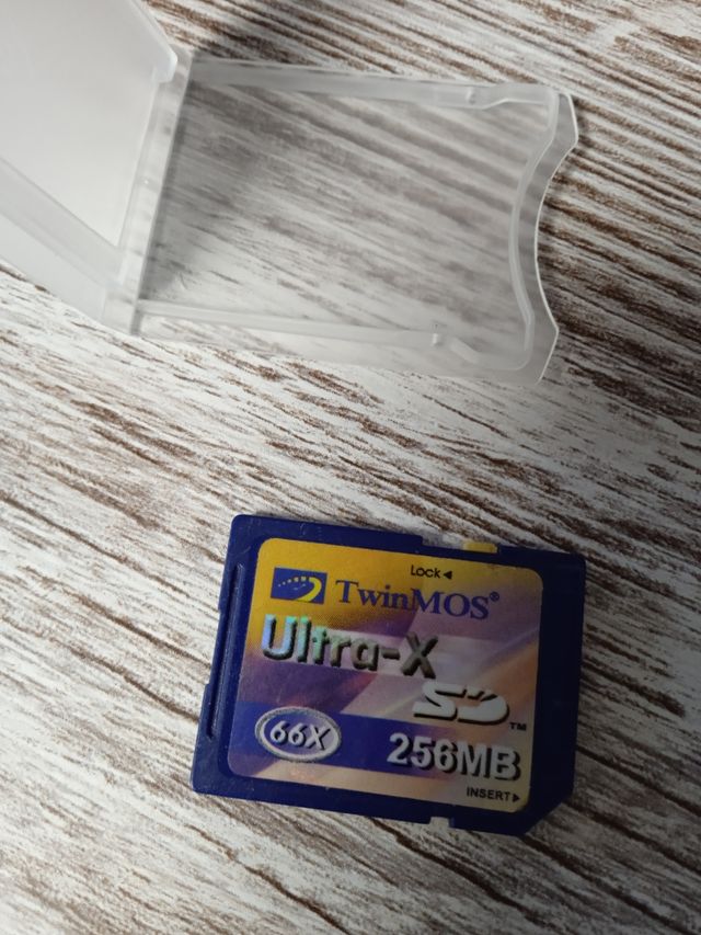 Tarjeta de memoria 256 mb.