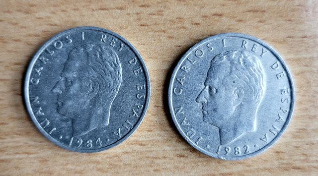 Monedas 2 pesetas años 1982 y 1984