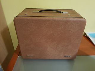 Maquina De Escribir Antigua + Proyector