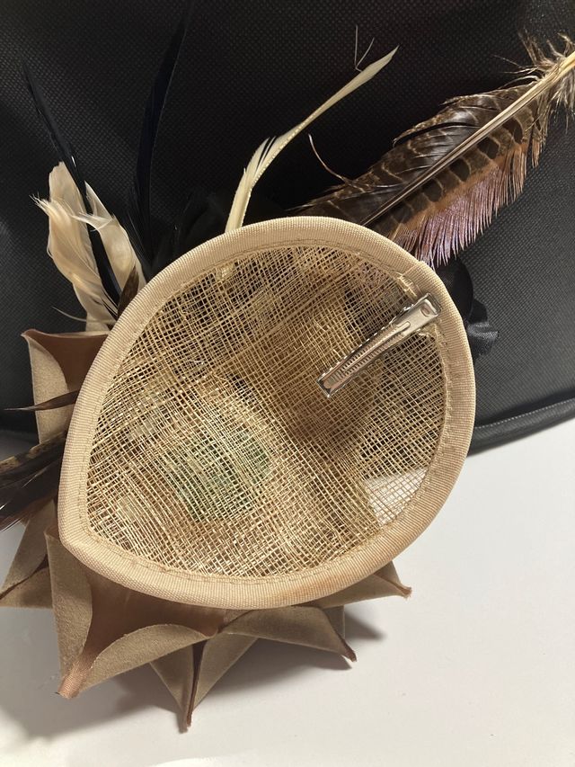 Tocado de boda para chica/señora.