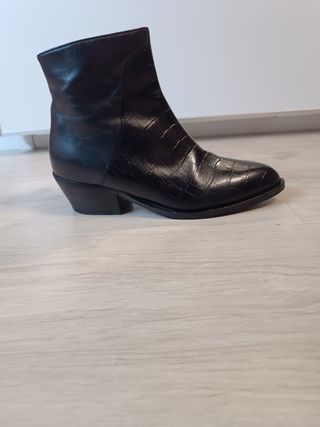 Botín piel chica tacón bajo-talla38
