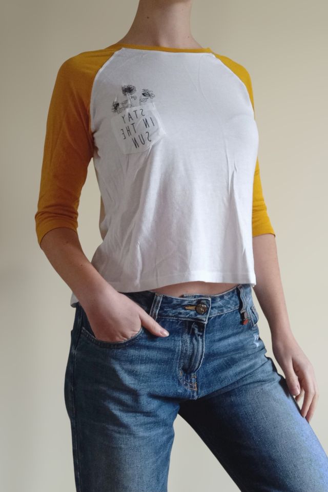 Maglietta maniche 3/4 ocra taschino stampa fiori