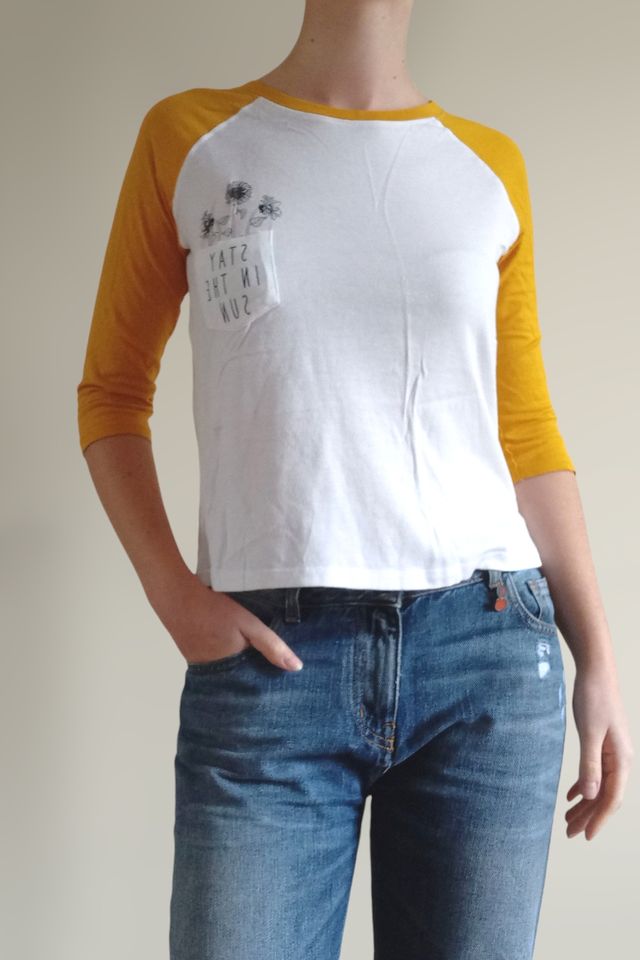 Maglietta maniche 3/4 ocra taschino stampa fiori