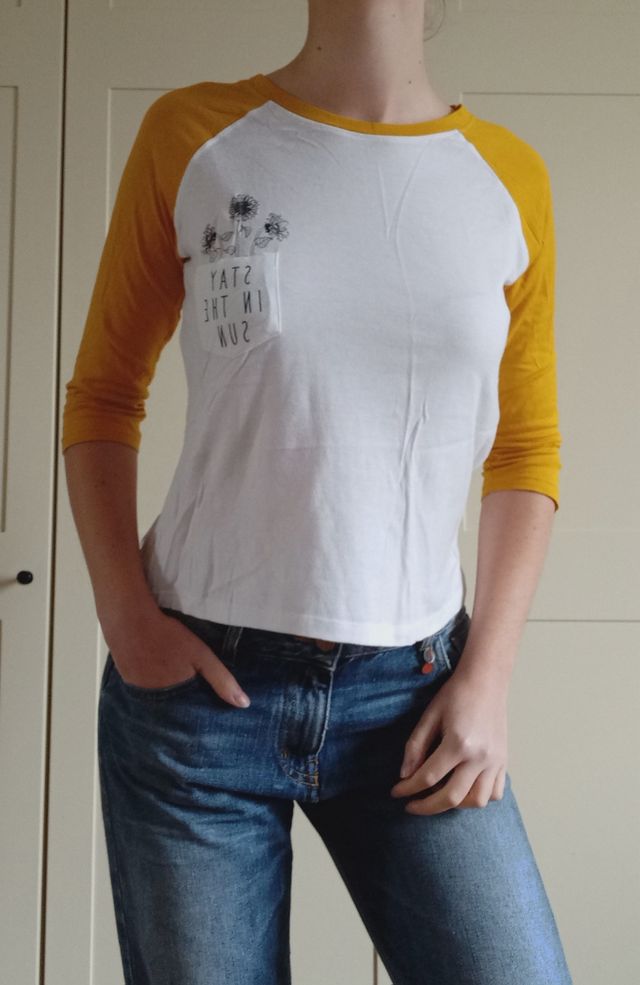 Maglietta maniche 3/4 ocra taschino stampa fiori