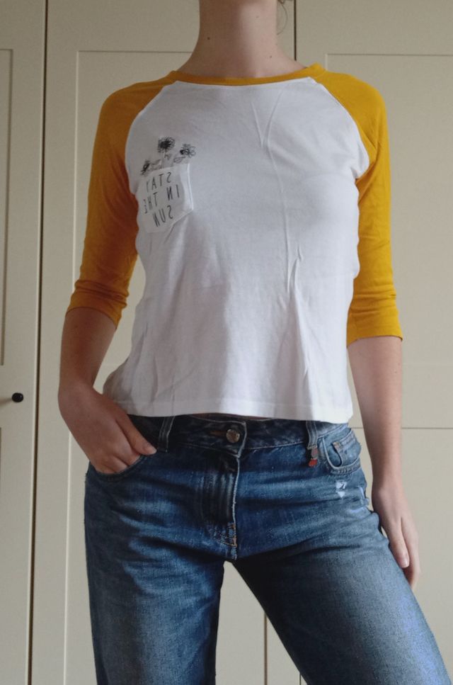 Maglietta maniche 3/4 ocra taschino stampa fiori