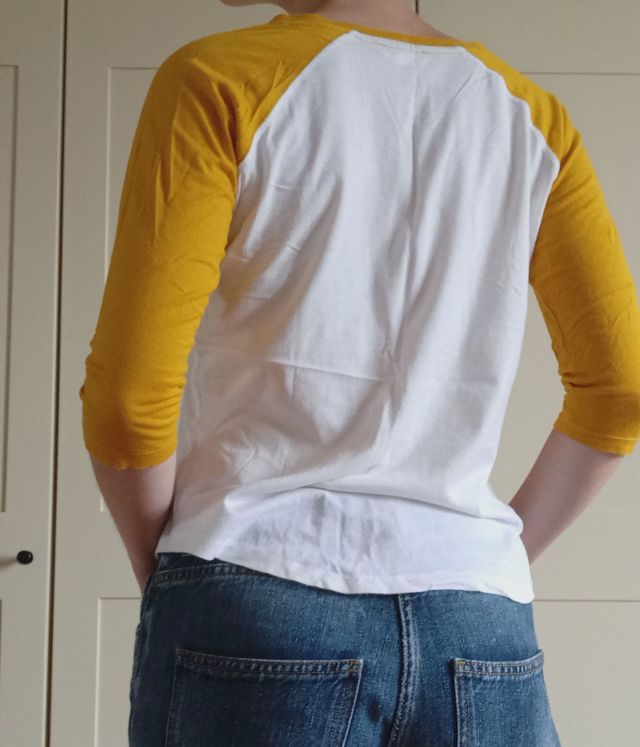 Maglietta maniche 3/4 ocra taschino stampa fiori