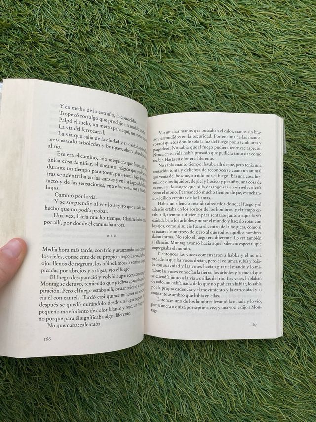 Libro Fahrenheit 451 de Ray Bradbury