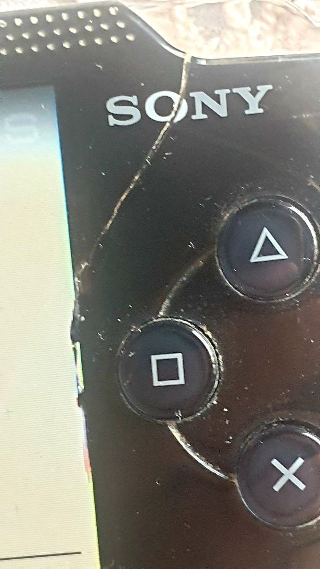 PSP 2000 (sin bateria ni cargador)