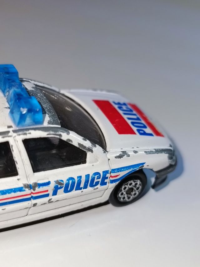 PEUGEOT 406 POLICÍA 1/64 MAJORETTE