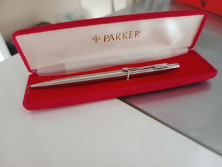 Parker elegante bolígrafo plateado 