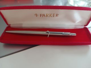 Parker elegante bolígrafo plateado 