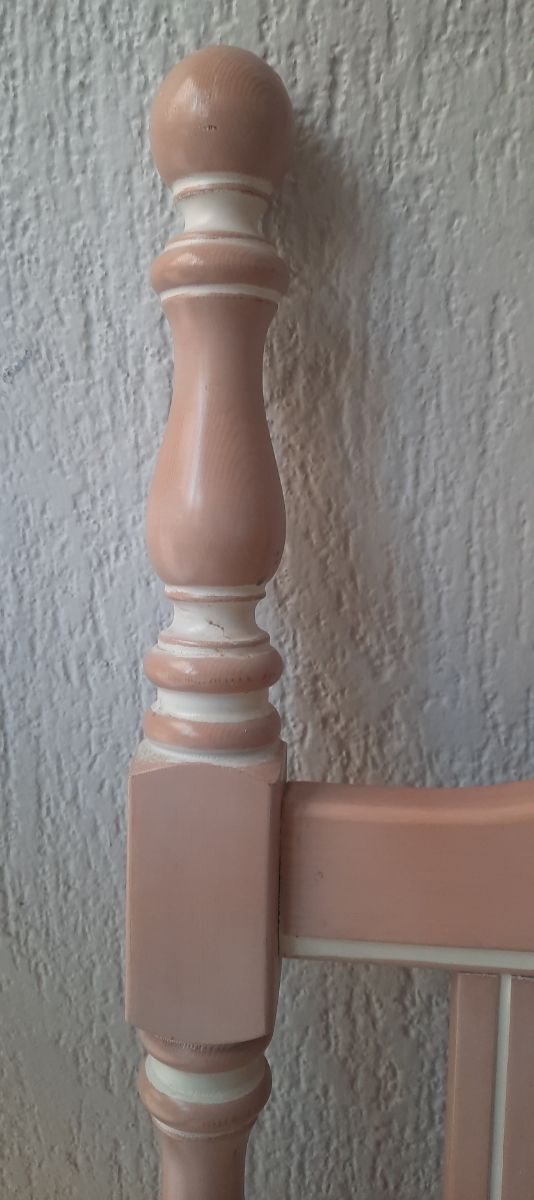 Cabecero cama niña color rosa pastel.