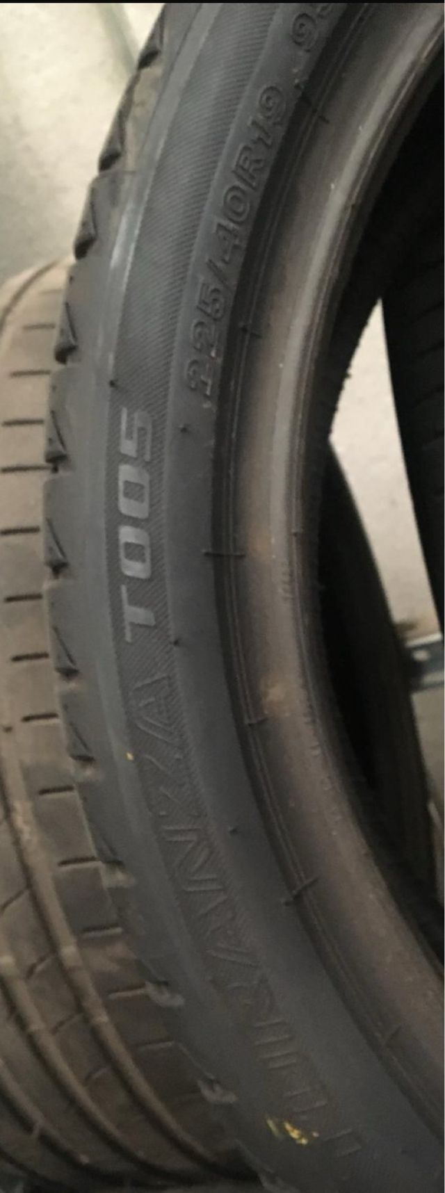 Neumaticos 225/40R19 93w Brigestone 2