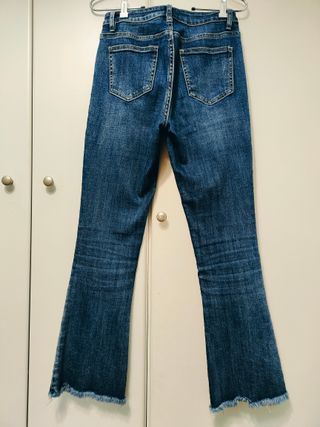 Pantalón vaquero campana