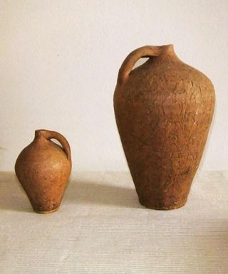 2 CÁNTAROS DE UNA ASA DE TERRACOTA