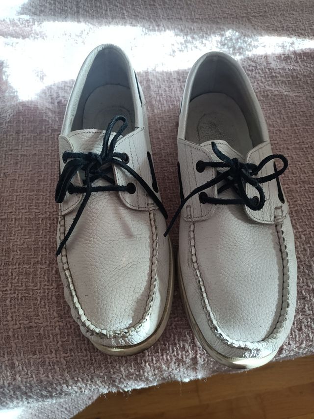 Náuticos blancos. Talla 42