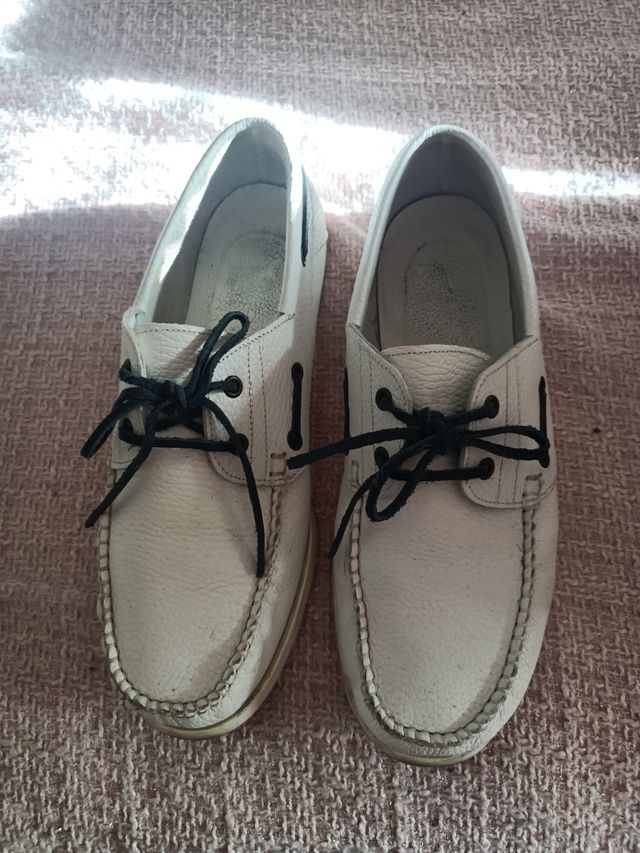 Náuticos blancos. Talla 42