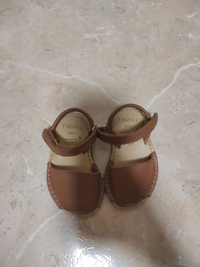 Sandalias bebé marrón de Sfera. Talla 20