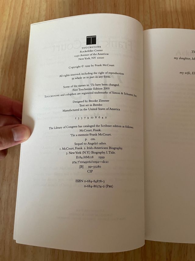 Libro tapa blanda “‘Tis. A memoir”