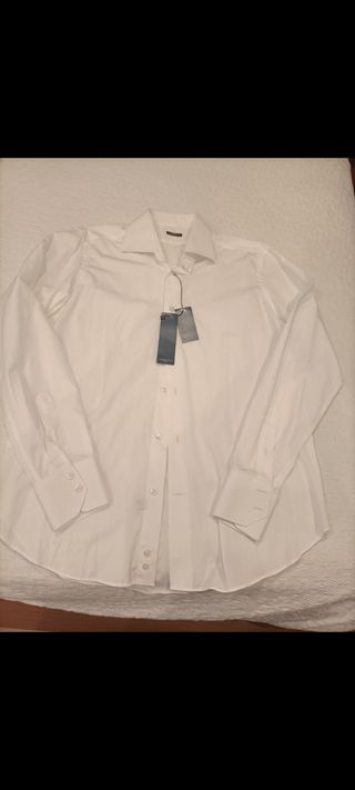 CAMISA CON ETIQUETAS. NUEVO PRECIO 