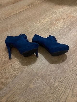 Zapatos de tacon azul marino