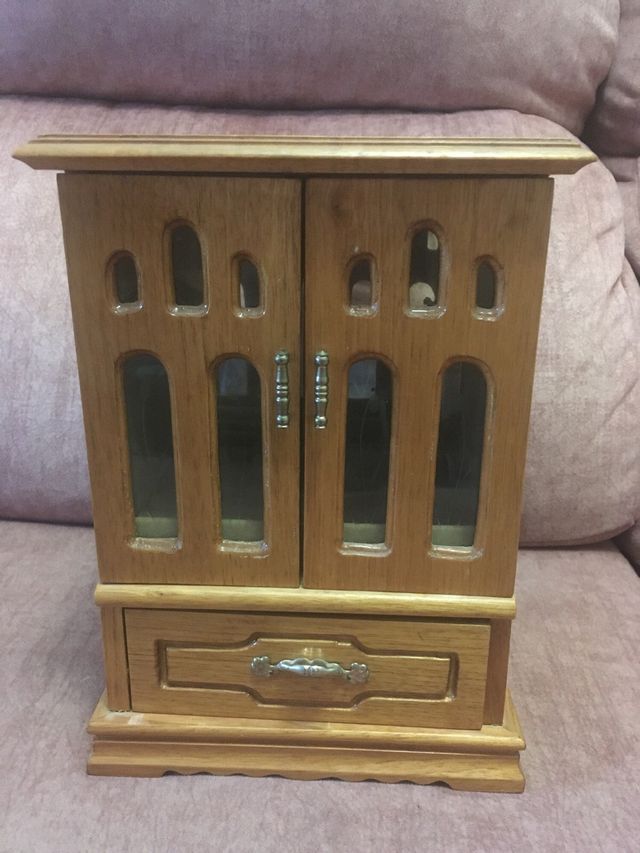 Joyero armario musical