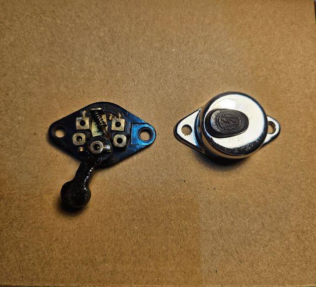 Pezzi ricambio 2 Vespa original epoca o restaurati