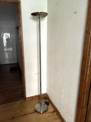 Lámpara halógena de pie