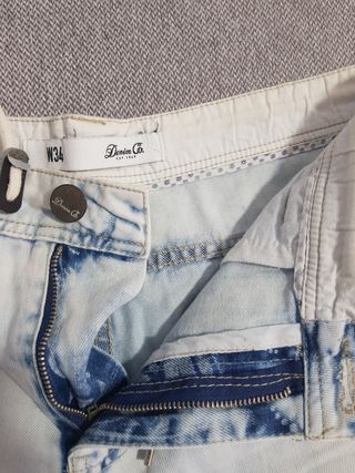 Pantalón vaquero corto hombre.