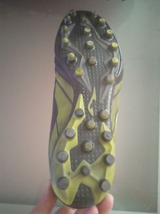 Botas futbol Joma powerful . Regalo espinilleras