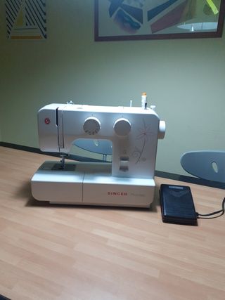 Macchina da cucire portatile Singer