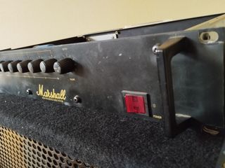 Amplificador Marshall Bass