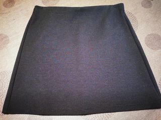 Falda Bershka tela de punto negra 