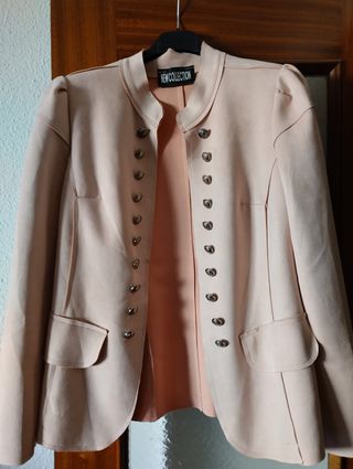 Chaqueta rosa palo corte militar