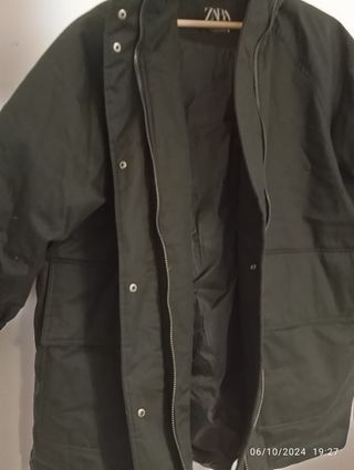 Chaqueta con capucha Zara 