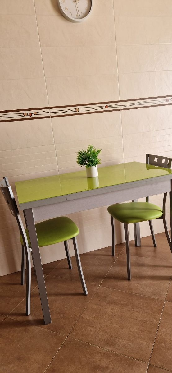 Mesa cocina con sillas