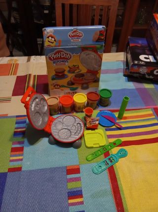 PLAY-DOH KITCHEN CREATIONS