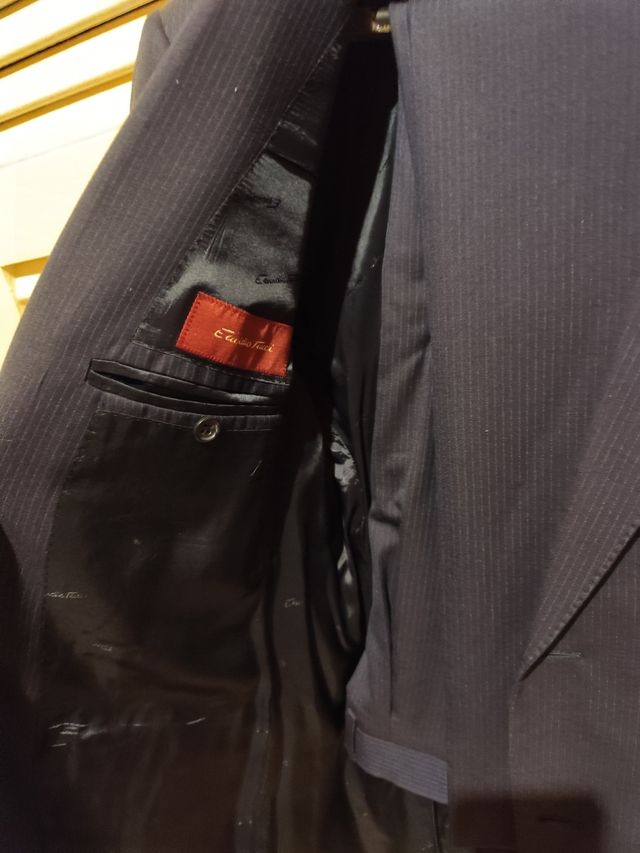 Traje Emilio tuchi talla 52 como nuevo