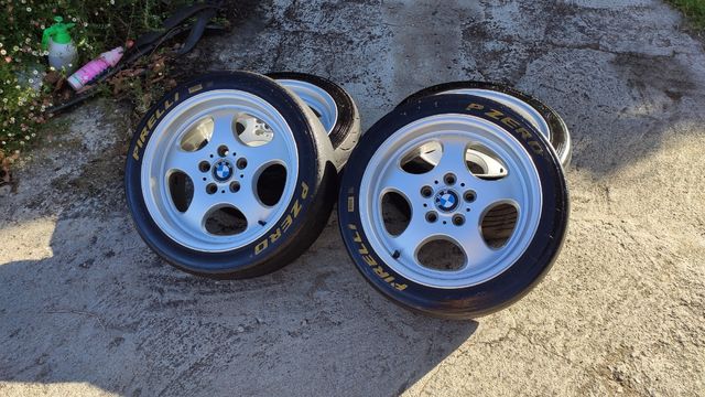 Slicks Pirelli 17