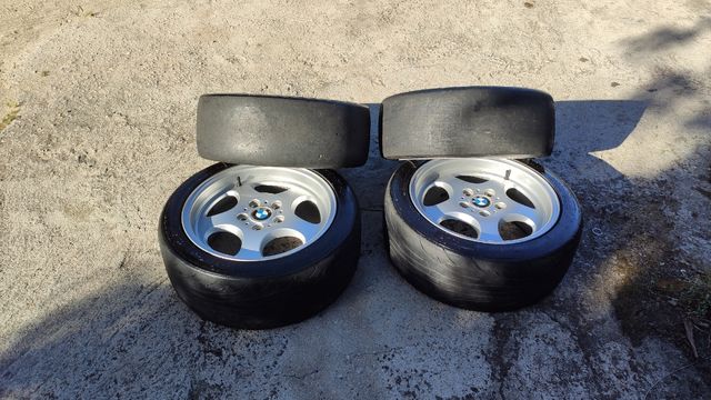 Slicks Pirelli 17