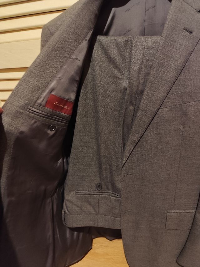 Traje Emilio tuchi gris talla 52 