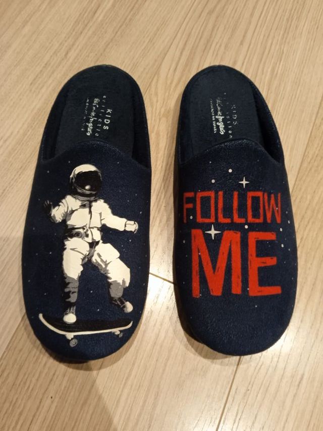 Zapatillas de casa niño El Corte Inglés, nº 36.